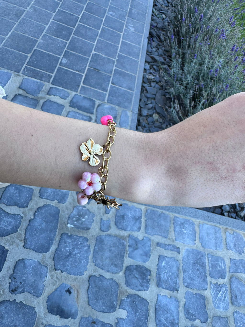 Bracelet doré fleurs coeur et soleil