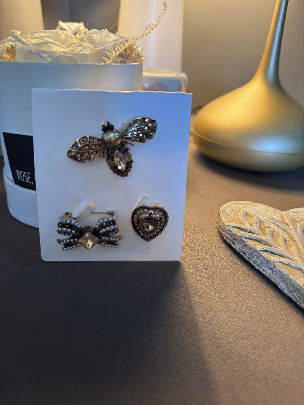 Lot de 3 broches abeille, noeud et coeur