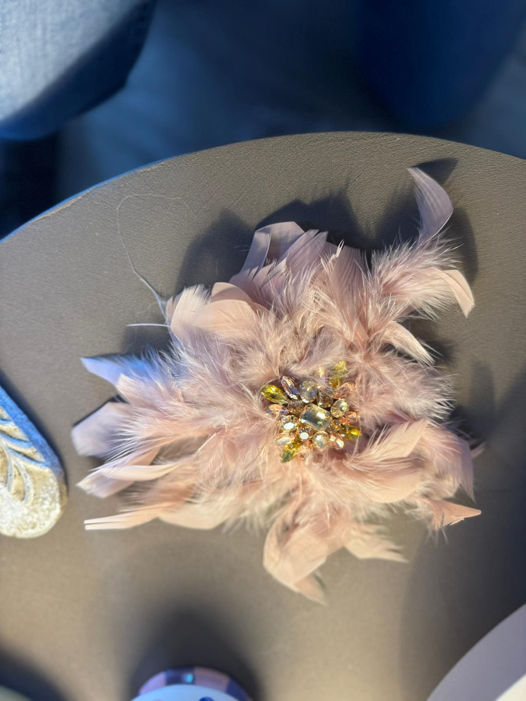 Broche plume fantaisie