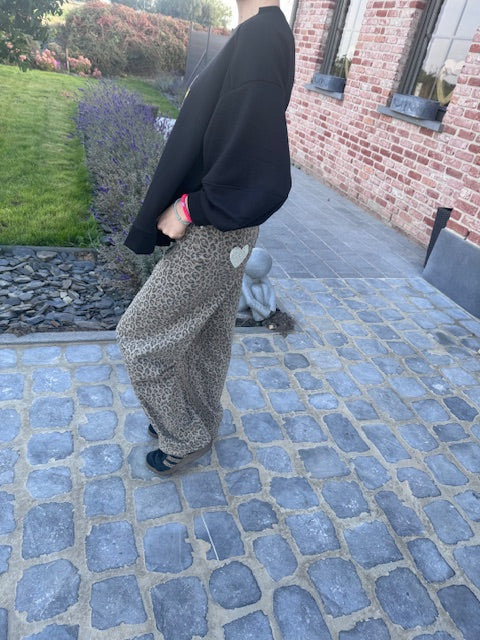 Jean large ballon stretch léopard avec cœurs strass